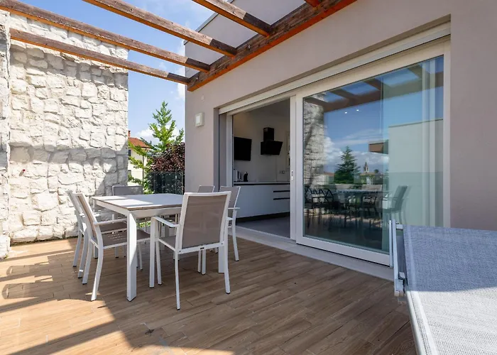 Sunbeam Terrace Apartament